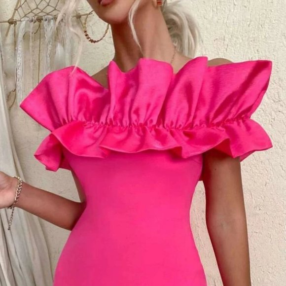 Pink Statement Ruffle Detail of the shoulder Bodycon Mini Dress - Picture 5 of 11